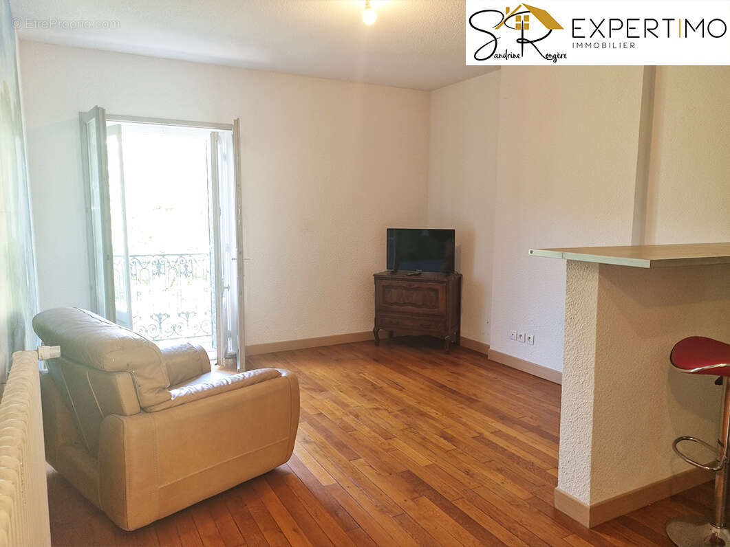 Appartement à NERIS-LES-BAINS