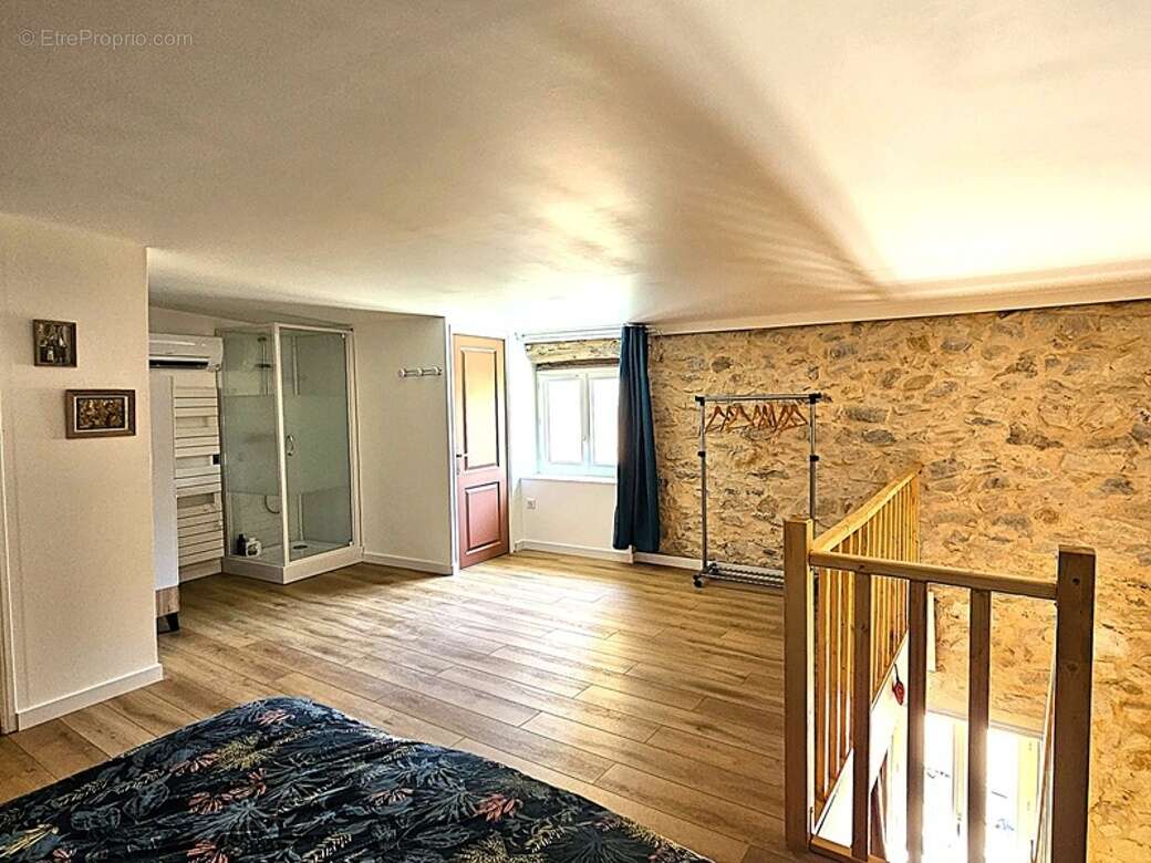 Appartement à SAINT-MARCEL-LES-SAUZET