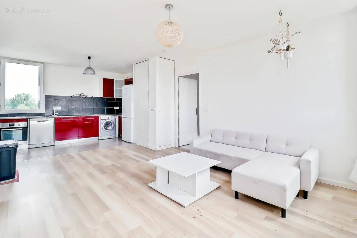 Appartement à SAINTE-GENEVIEVE-DES-BOIS