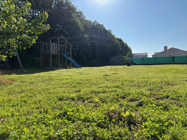 Terrain à TALMONT-SAINT-HILAIRE