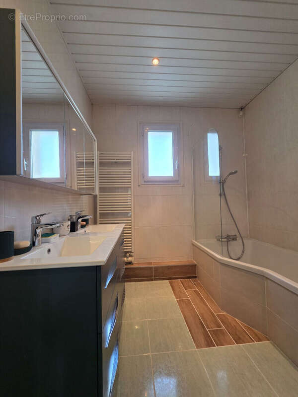 Maison à ROMANS-SUR-ISERE