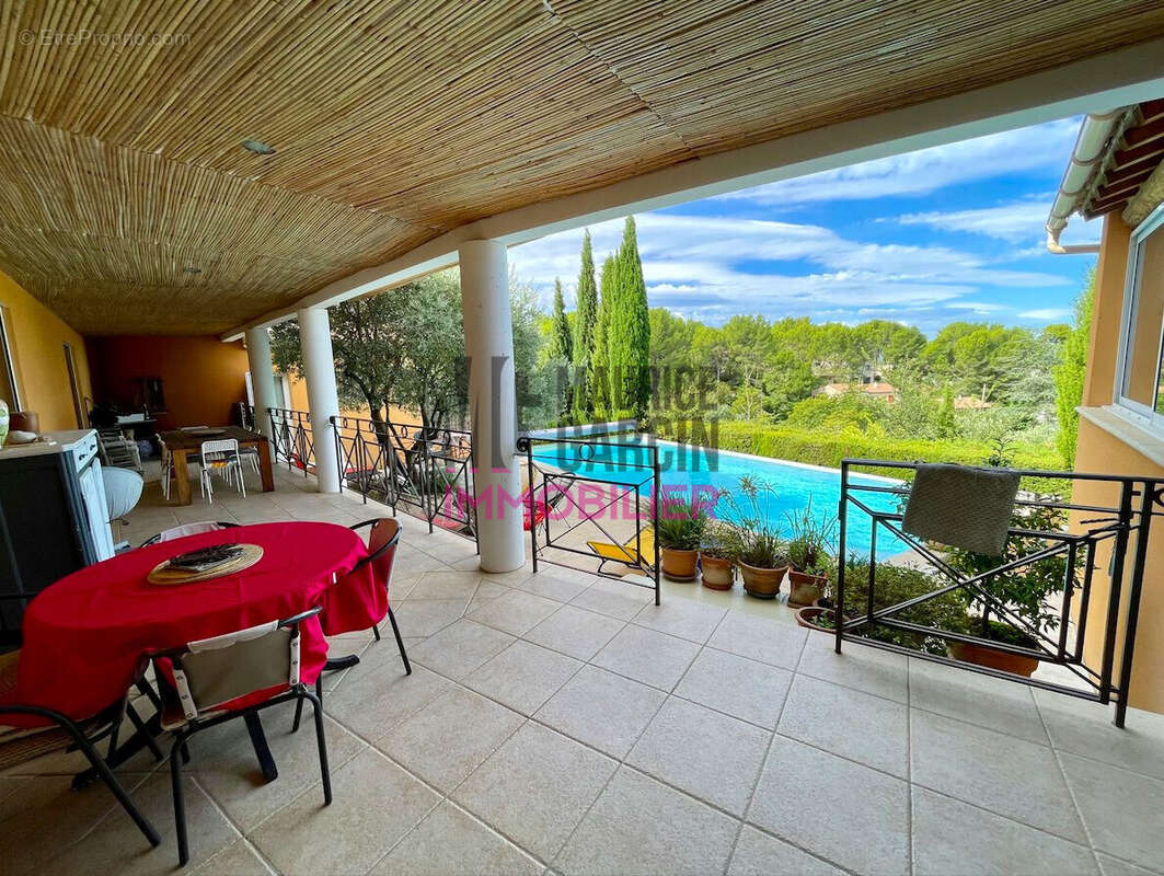 Maison 186 m² à Pernes-Les-Fontaines  - photo 3