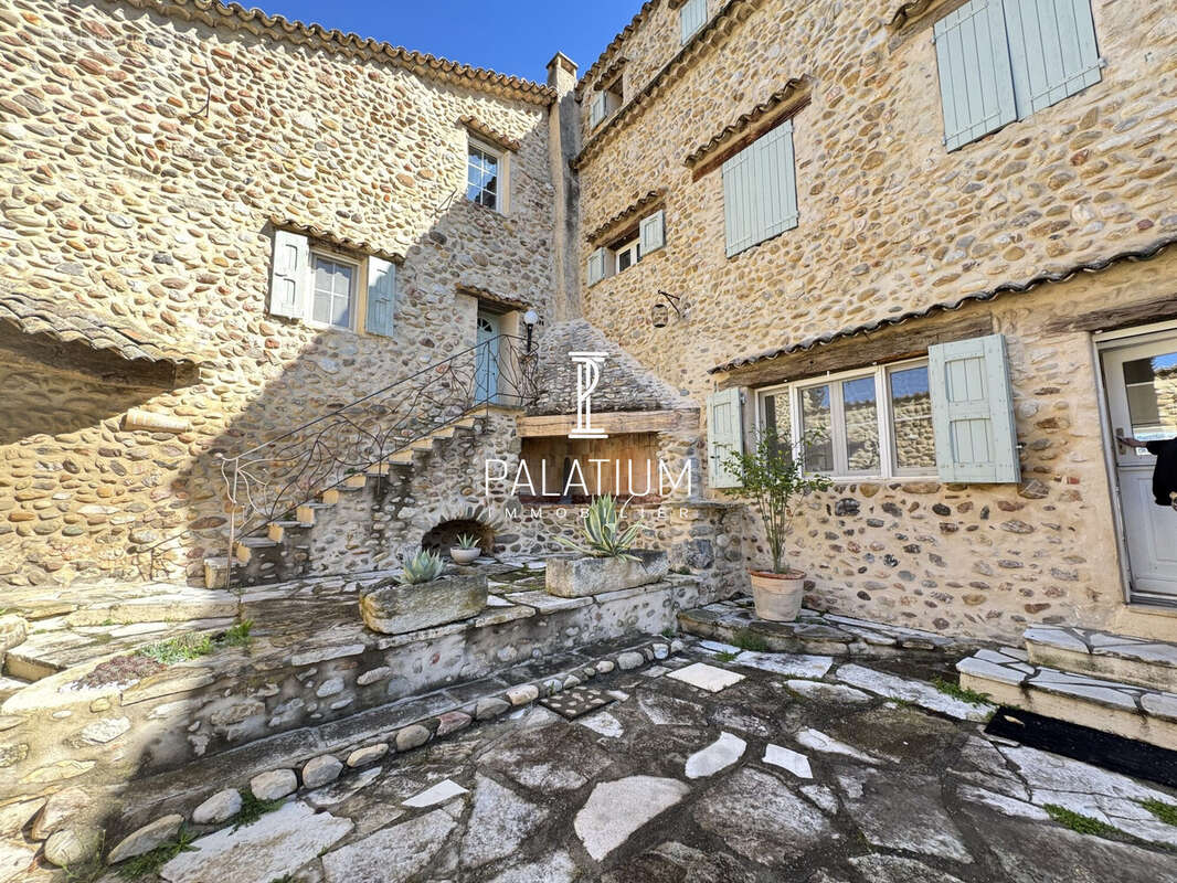 Maison à LES MEES