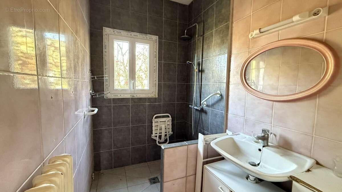 Maison à SAINT-PARDOUX-LA-RIVIERE