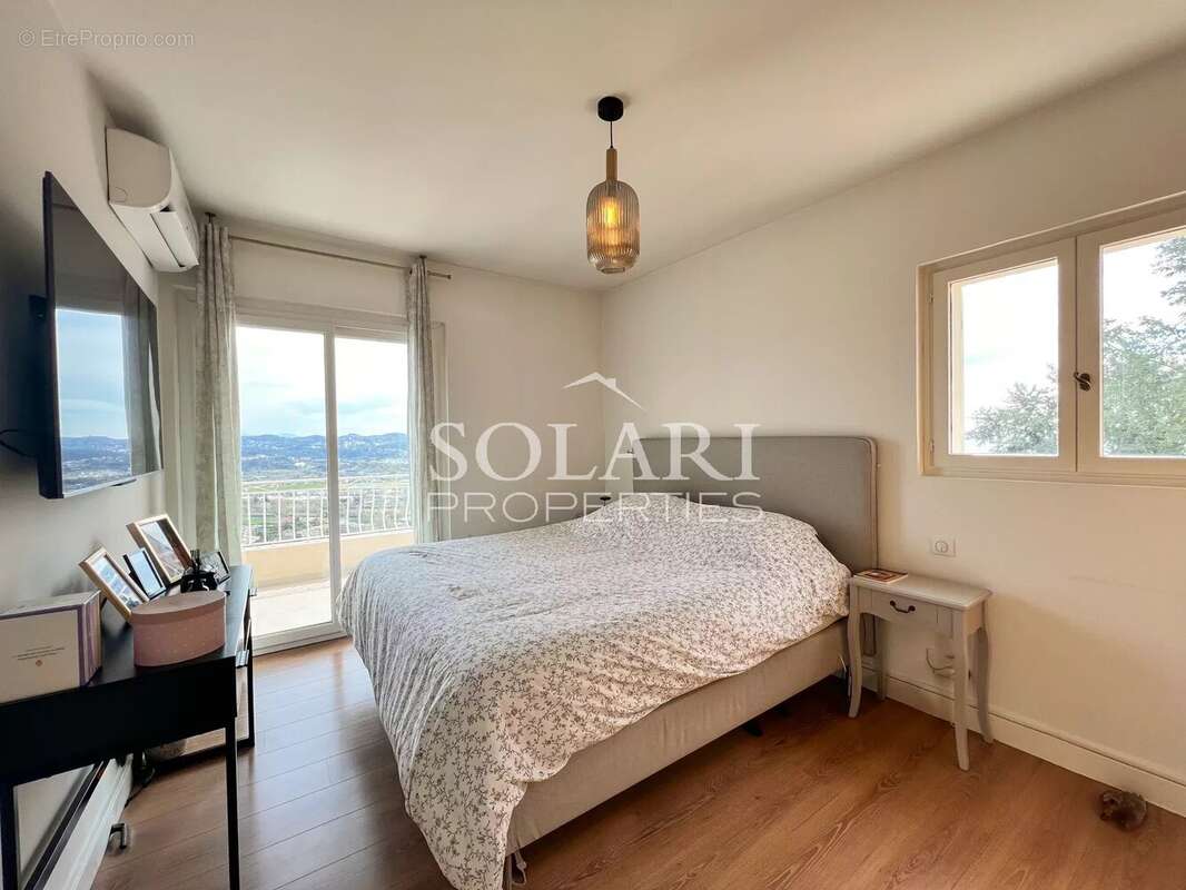 Maison à MANDELIEU-LA-NAPOULE