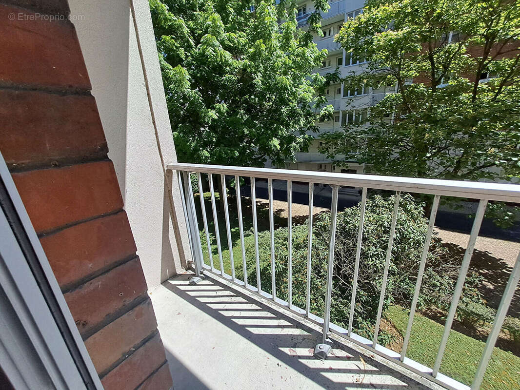 Appartement à MONTROUGE