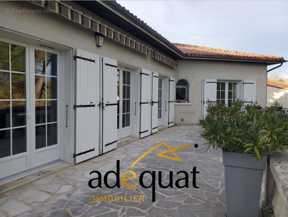 Photo 1 - Maison à CHAMPNIERS