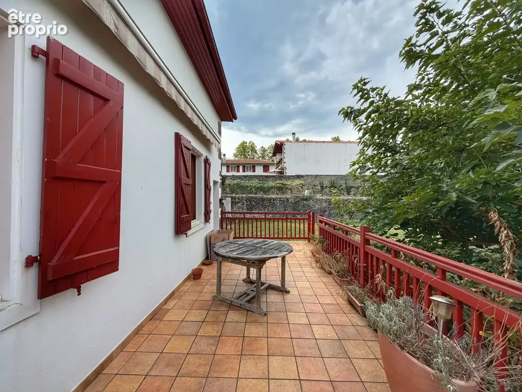 Maison centre ville de Saint Jean Pied de Port avec garage et jardin - photo 21