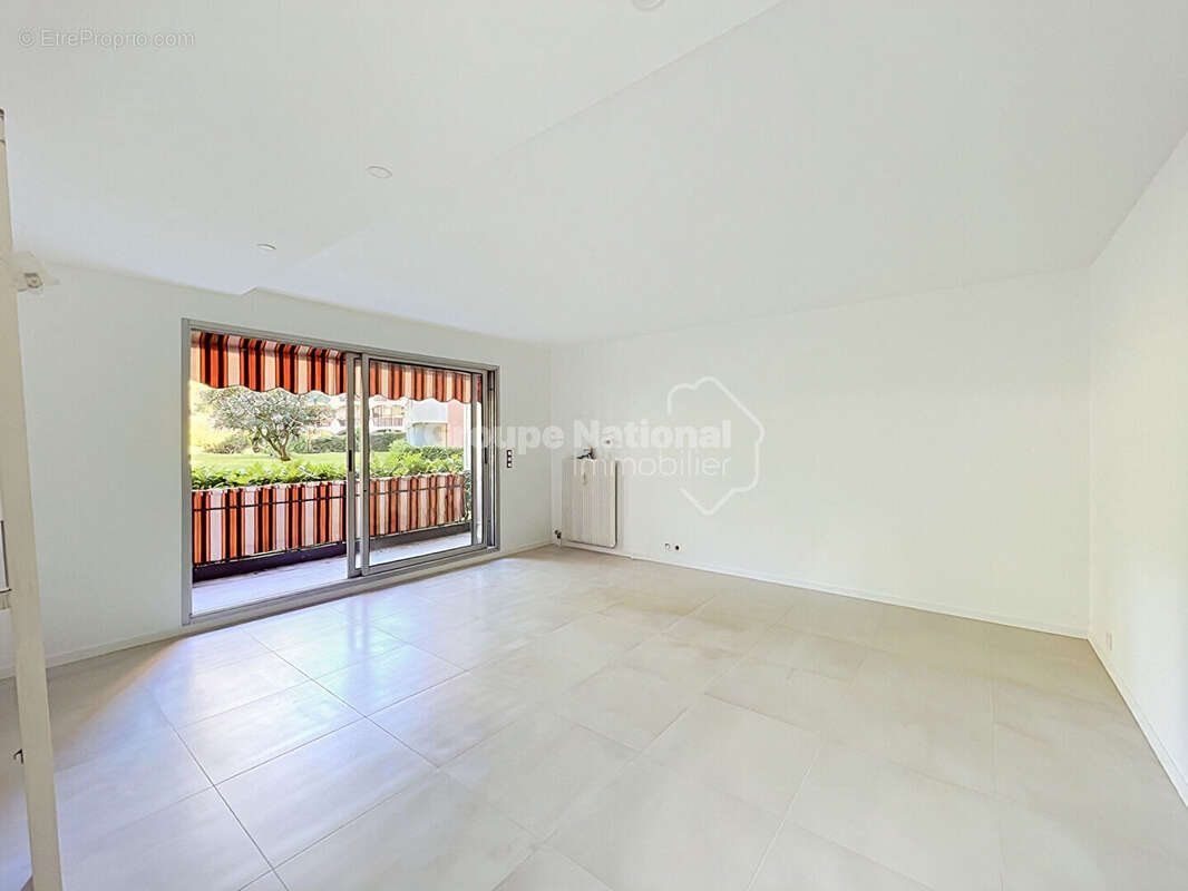 Appartement à MANDELIEU-LA-NAPOULE
