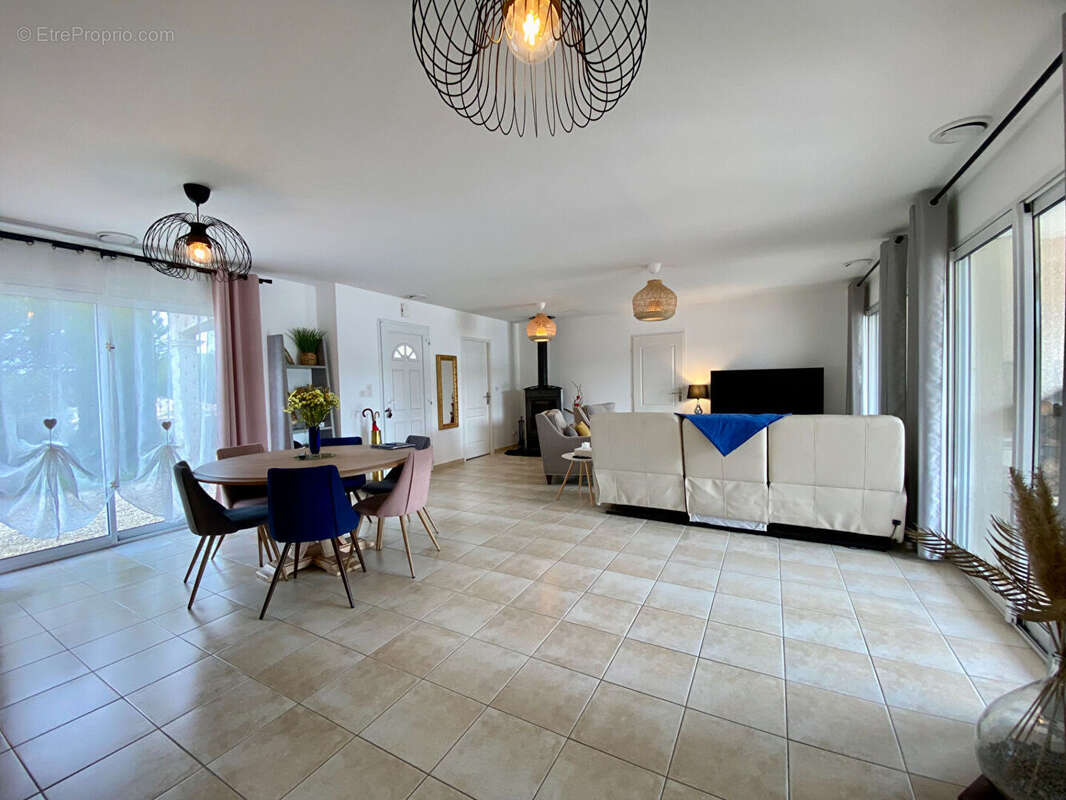 Maison à HAUTEFAGE-LA-TOUR