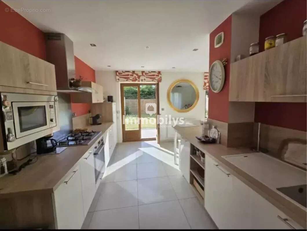 Maison à COURRIERES