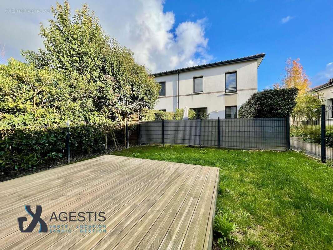   - Maison à MONDONVILLE