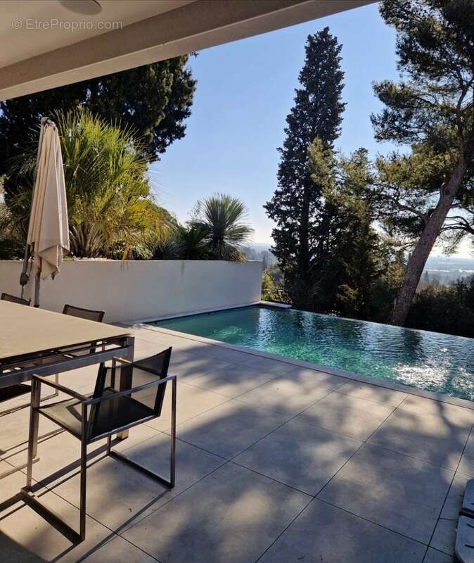 Maison à VILLENEUVE-LES-AVIGNON