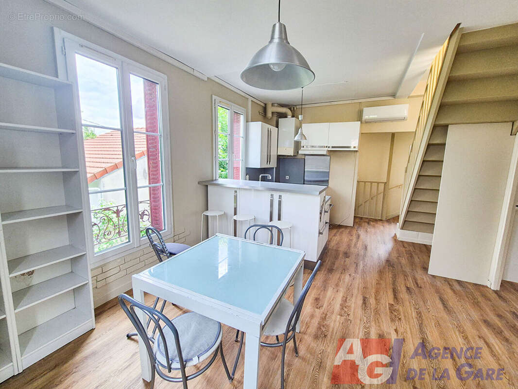 Appartement à SARTROUVILLE