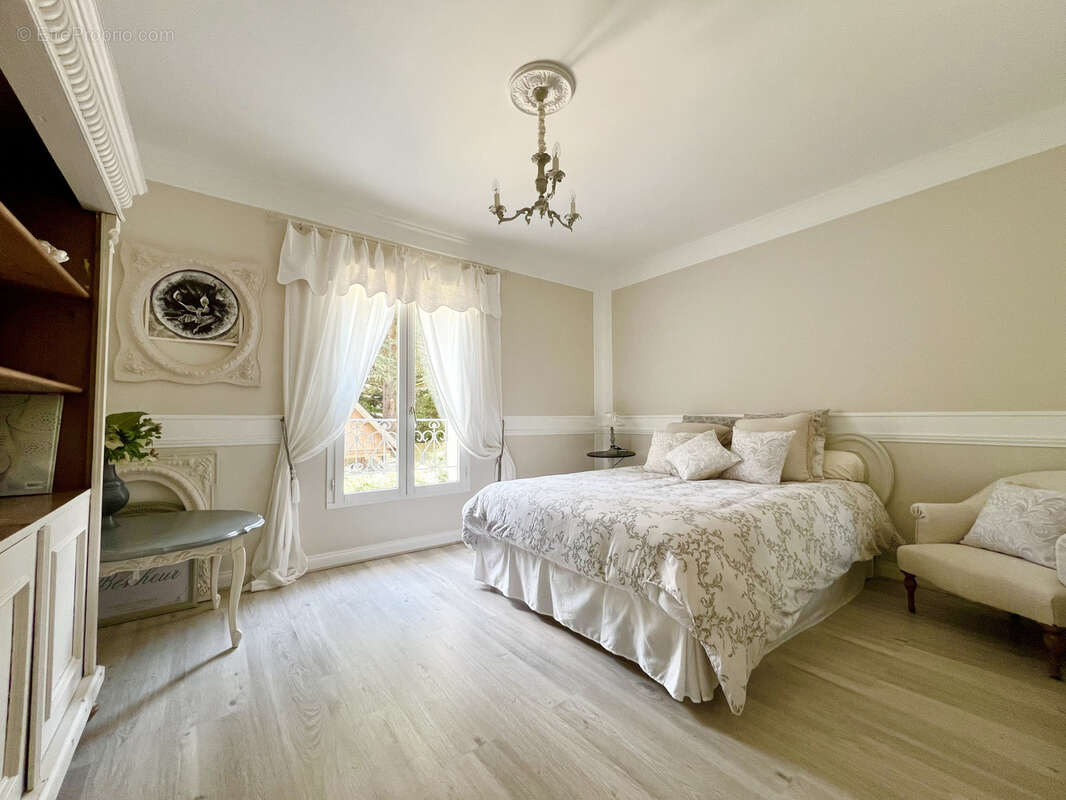 Maison à MONTFORT-L&#039;AMAURY