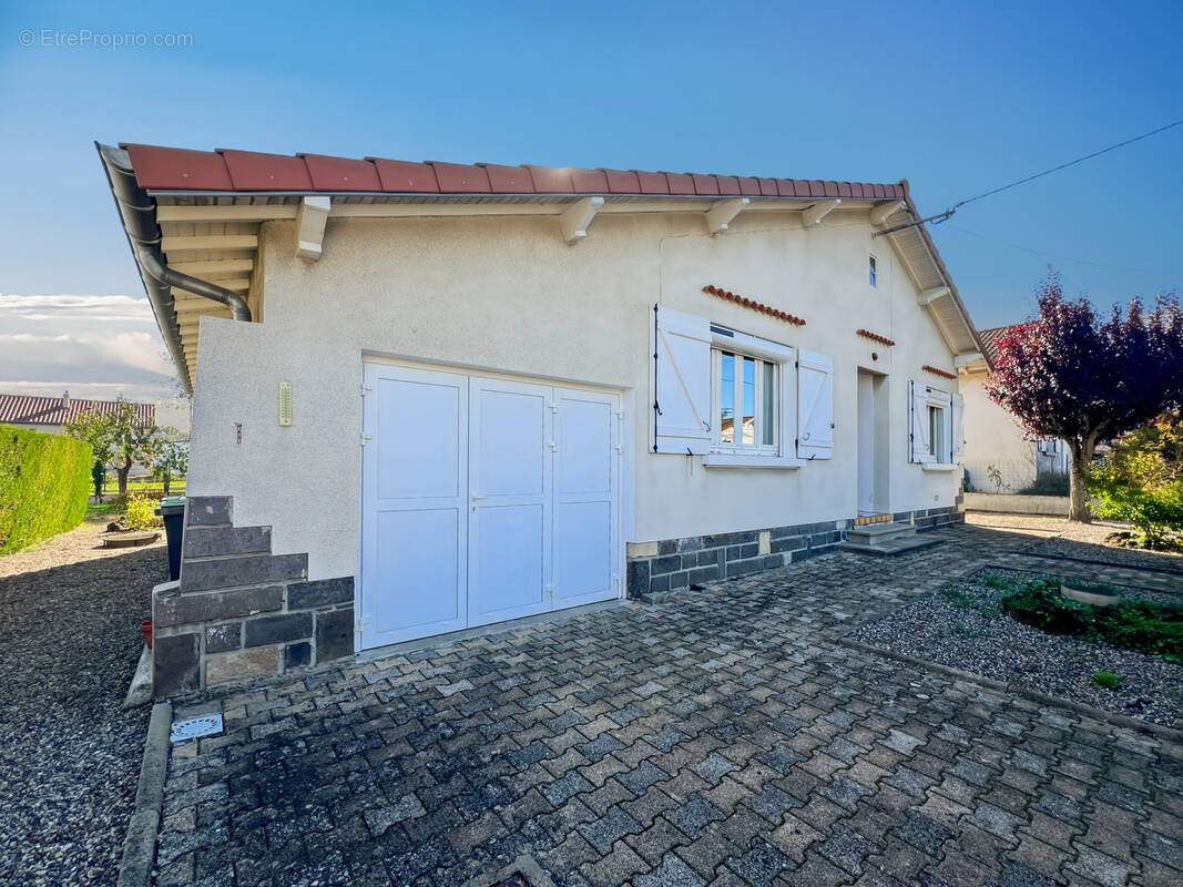 Maison à PONT-DU-CHATEAU