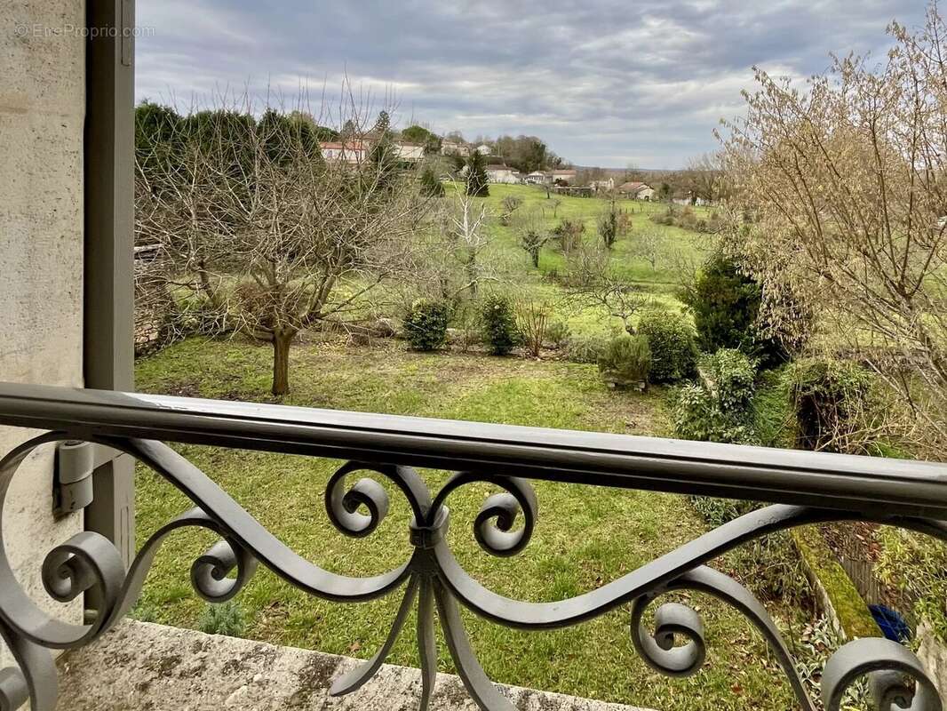 Appartement à SAINT-AULAYE