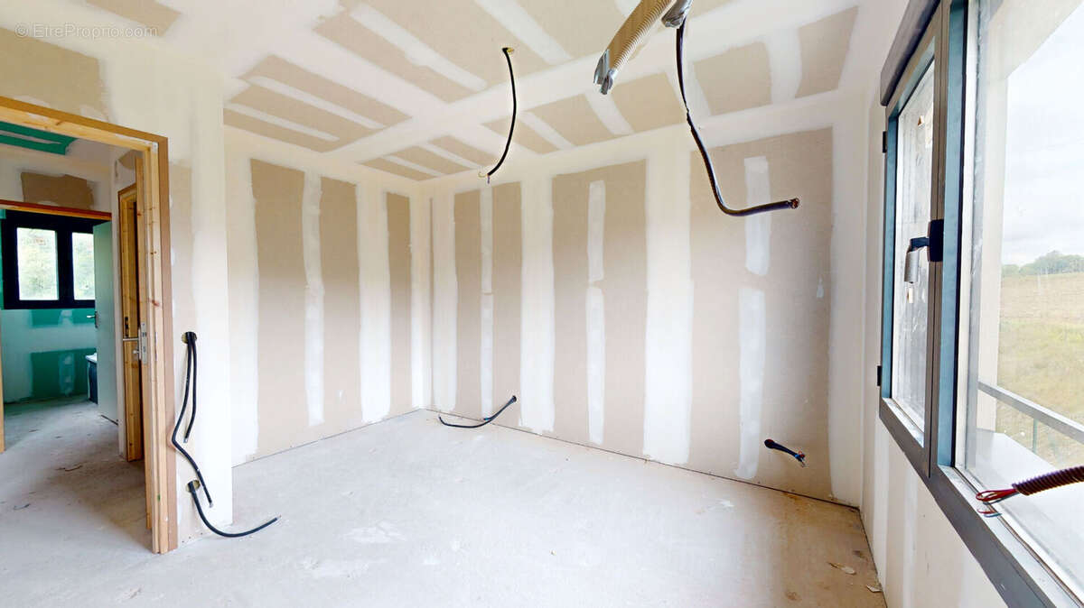 Maison à BREUX-JOUY