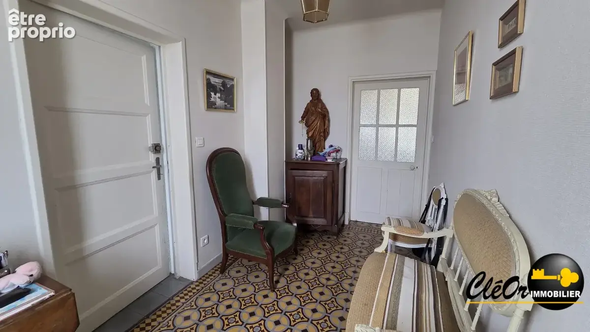 Maison 6 pièces 140 m² à vendre à Charette-Varennes (71270) - photo 2