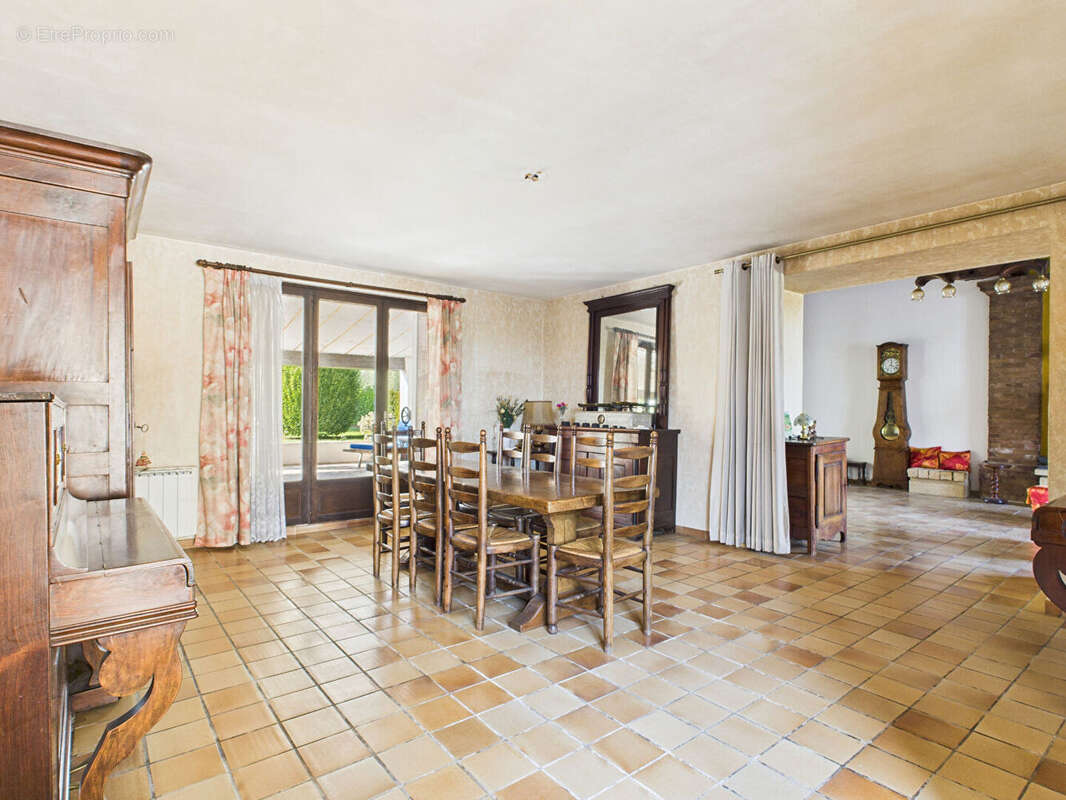 Maison à CHATEAUNEUF-SUR-ISERE