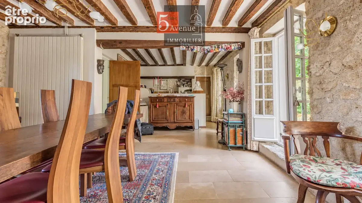 À vendre. Propriété ancienne en pierre de 400m2 avec piscine intérieure - photo 6