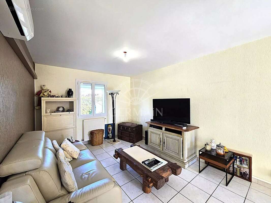 Maison à L'ISLE-SUR-LA-SORGUE