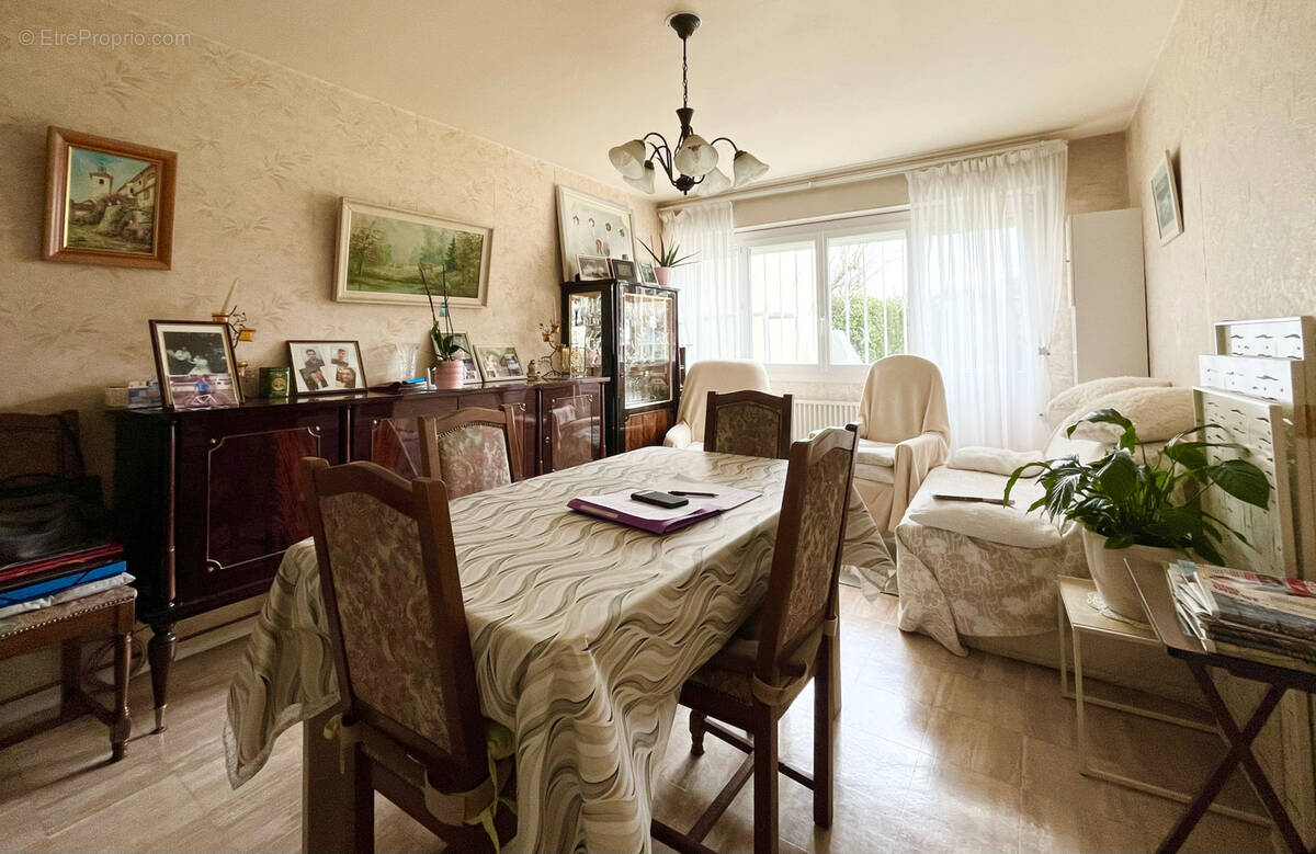 Maison à VILLENAVE-D'ORNON