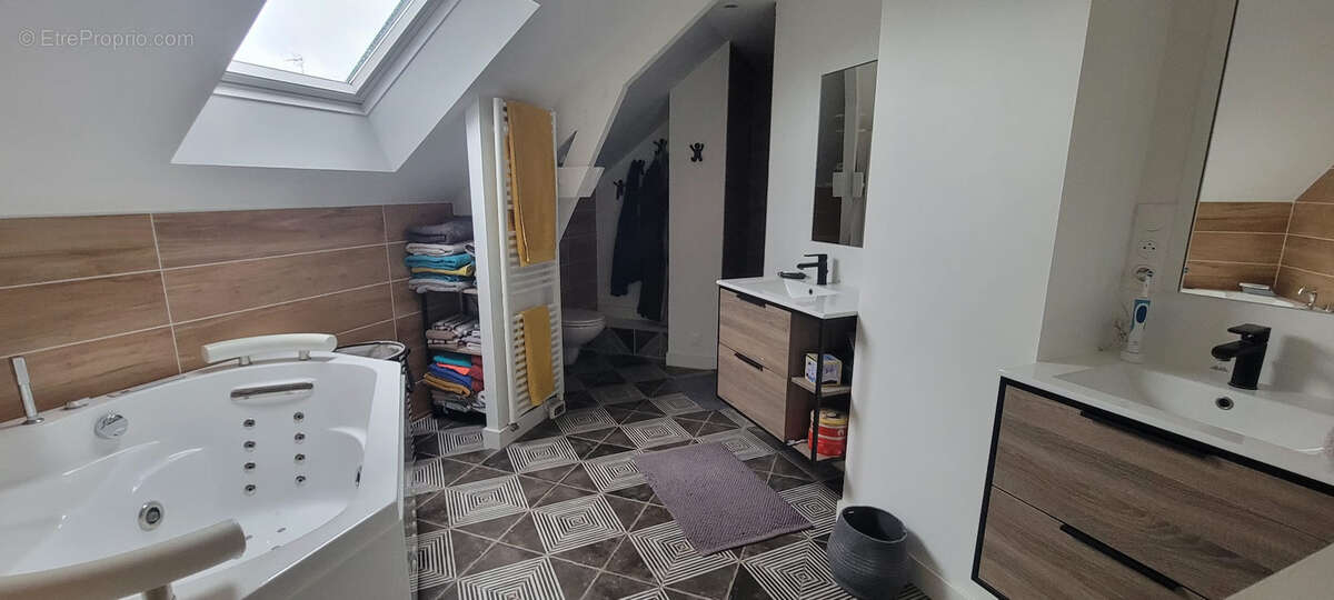 Maison à BRISSAC-QUINCE