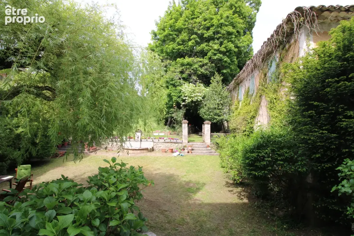 Maison de maitre 464 m2 + 150 m2 caves et garage.. - photo 17
