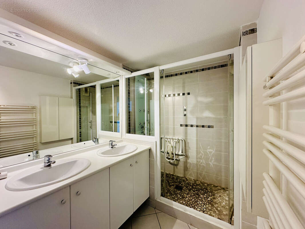 Appartement à LATTES