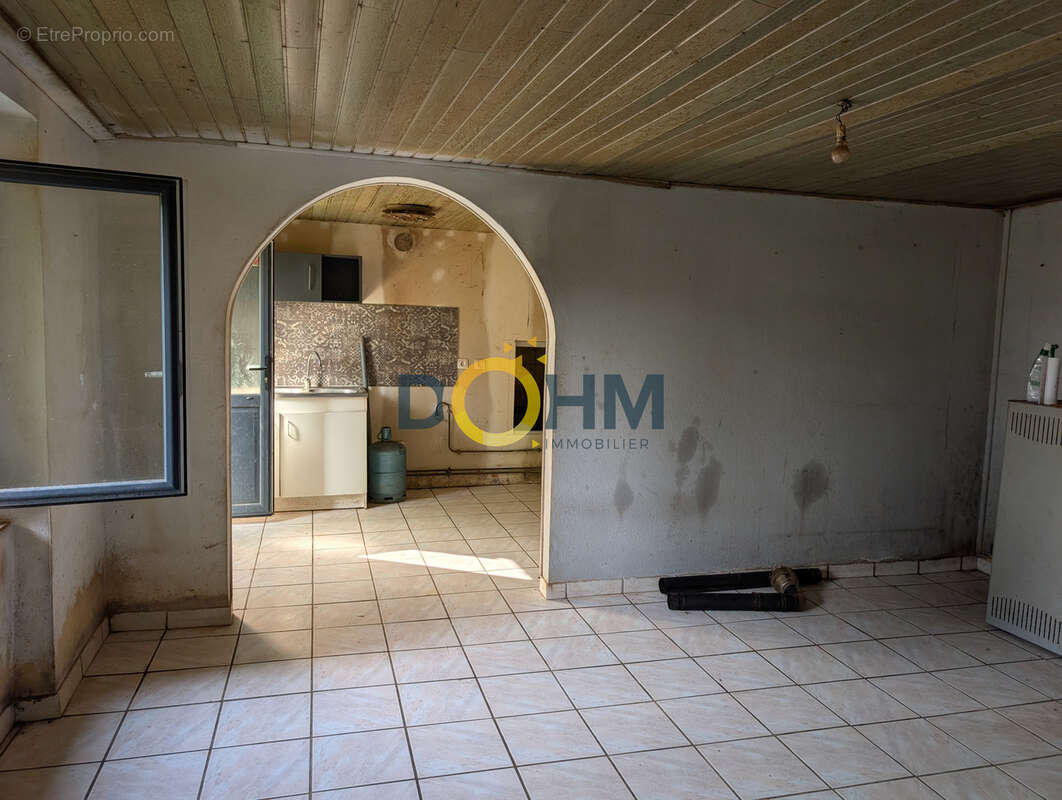 Maison avec jardin et garage - photo 3