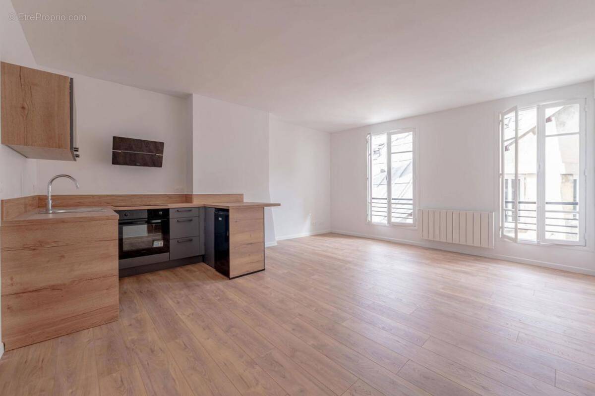 Appartement à PARIS-3E