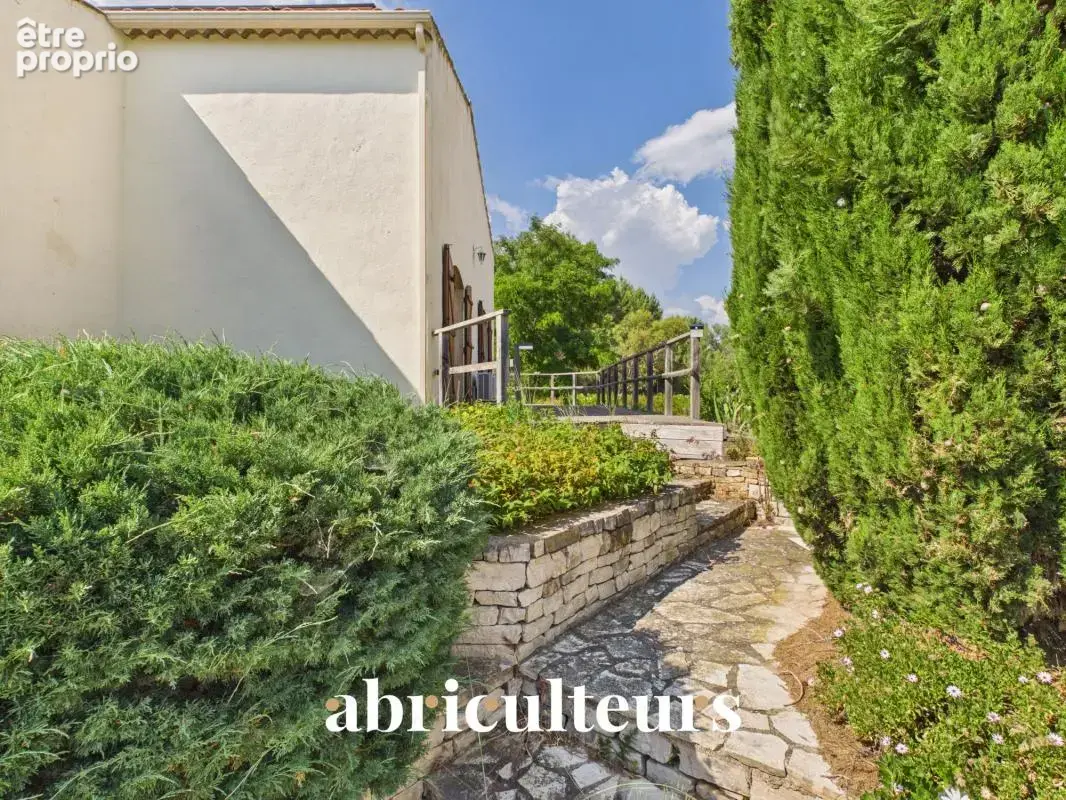 Propriété de 308 m² sur 1 hectare — 8 pièces — Lambesc (13410) - photo 22