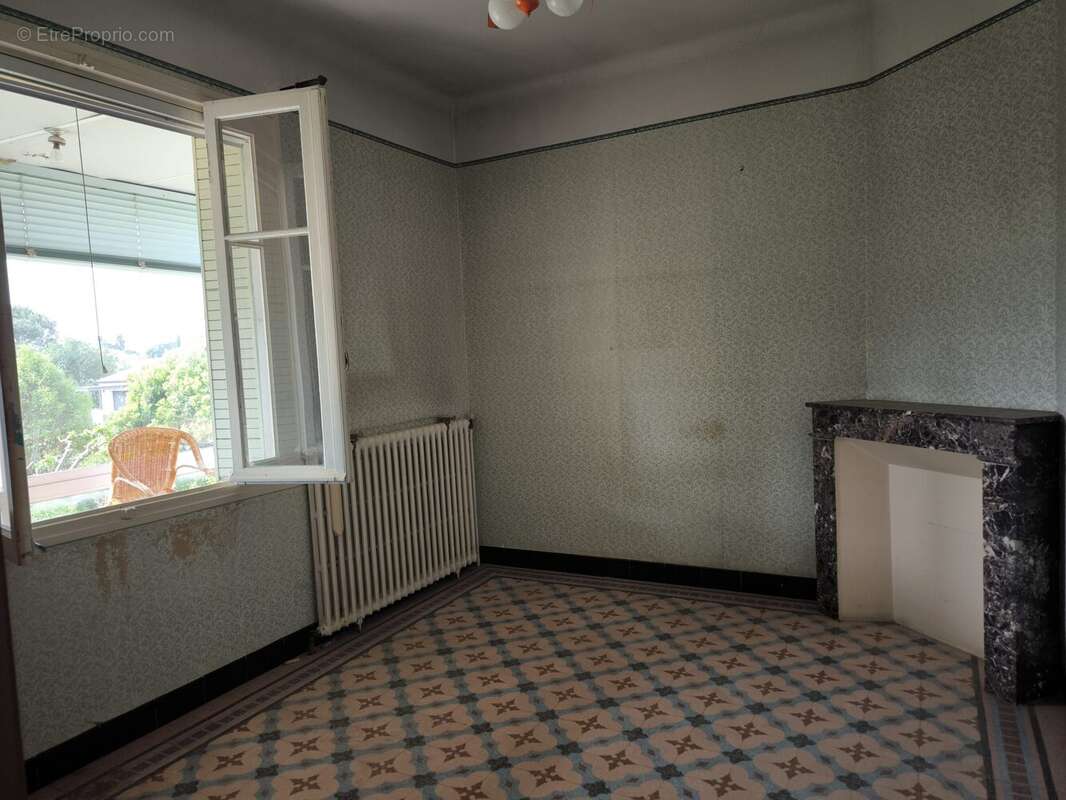 Maison à LEZAN