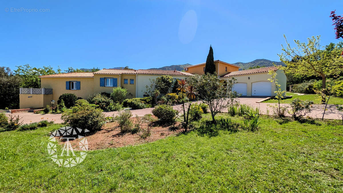 Maison à VILLELONGUE-DELS-MONTS