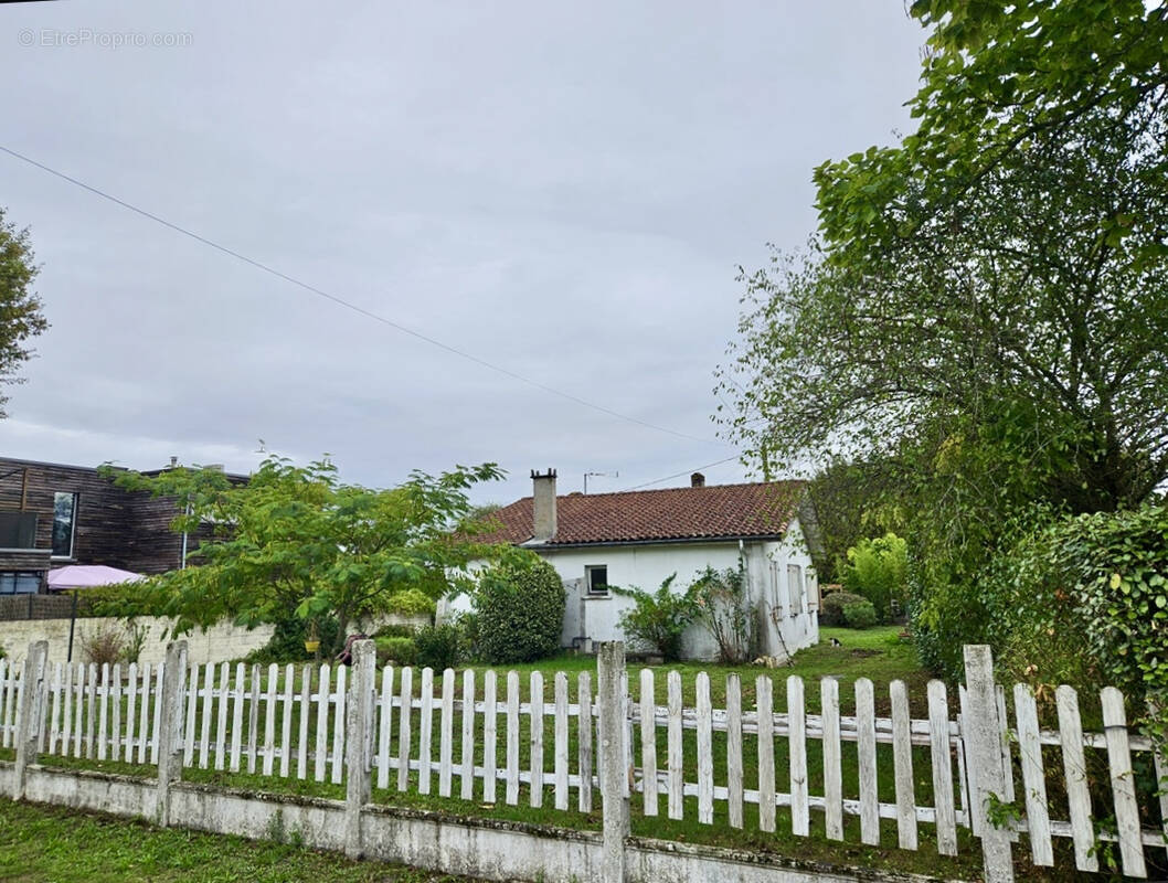 Maison à PAREMPUYRE