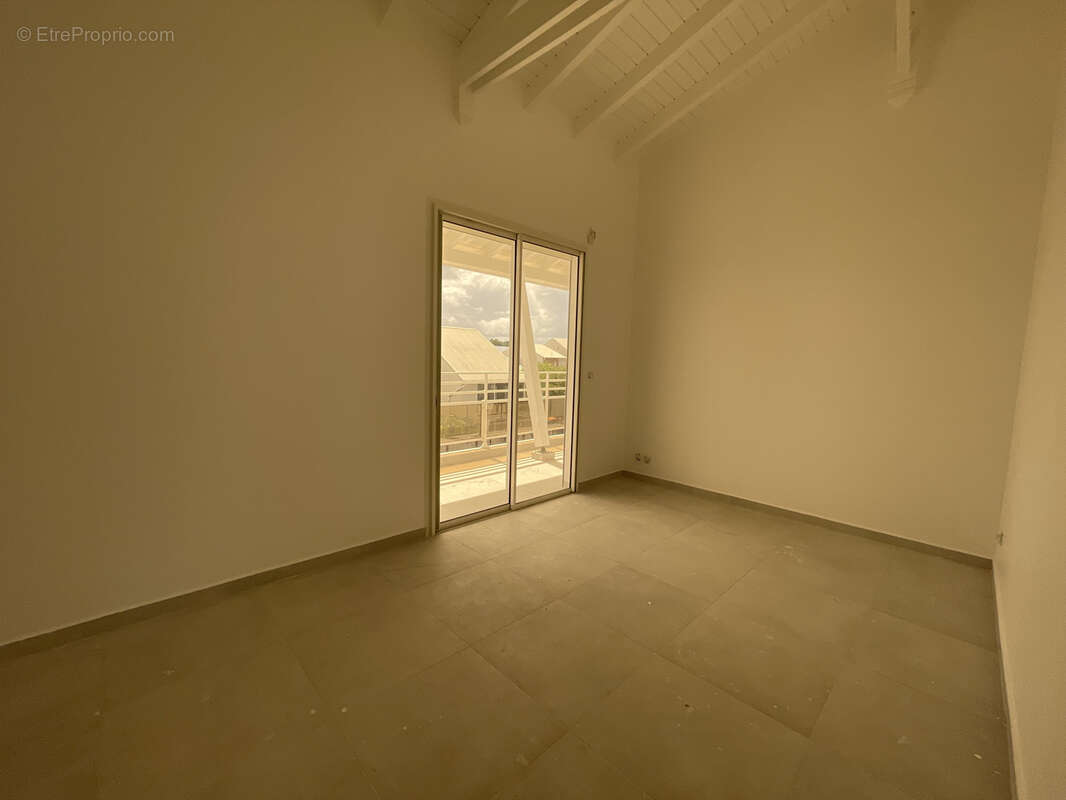 Maison à LES ABYMES