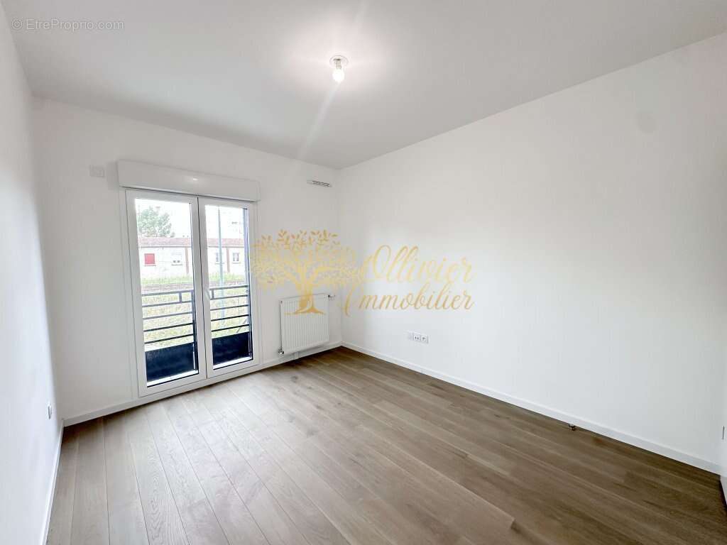 Appartement à SAINT-MAUR-DES-FOSSES