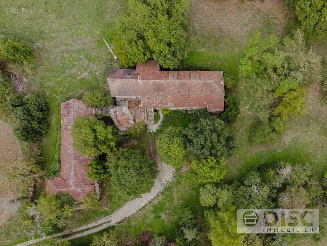 Charmant Corps de ferme avec spacieuse grange, appartement indépendant et un hectare de terrain - photo 24