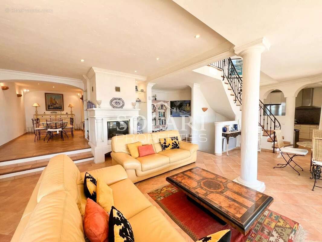 Maison à THEOULE-SUR-MER