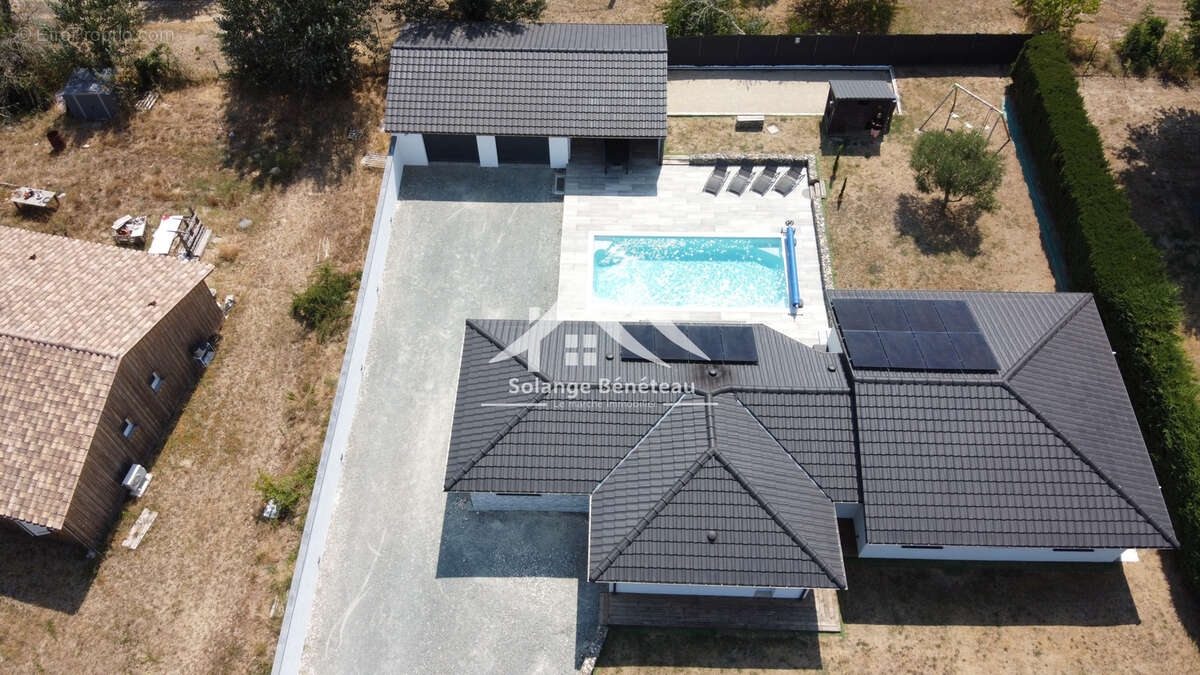 Maison récente avec piscine et cuisine d’été   Argenton - photo 15
