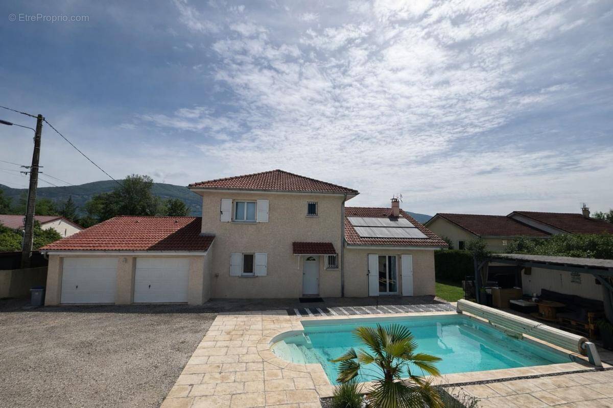 Maison à MONTALIEU-VERCIEU