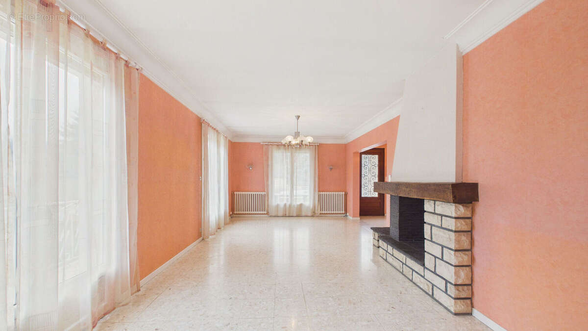 Pavillon lumineux avec accès plain-pied et appartement au RDC - photo 7