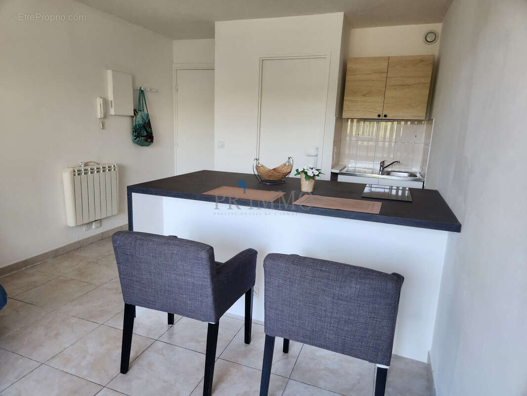 Fréjus   Studio de 24 m2 avec parking, cave et loggia   Résidence sécurisée - photo 7