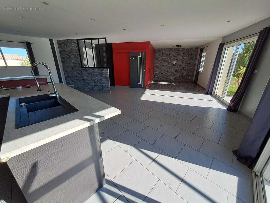 Maison 115 m² à Petosse  - photo 6