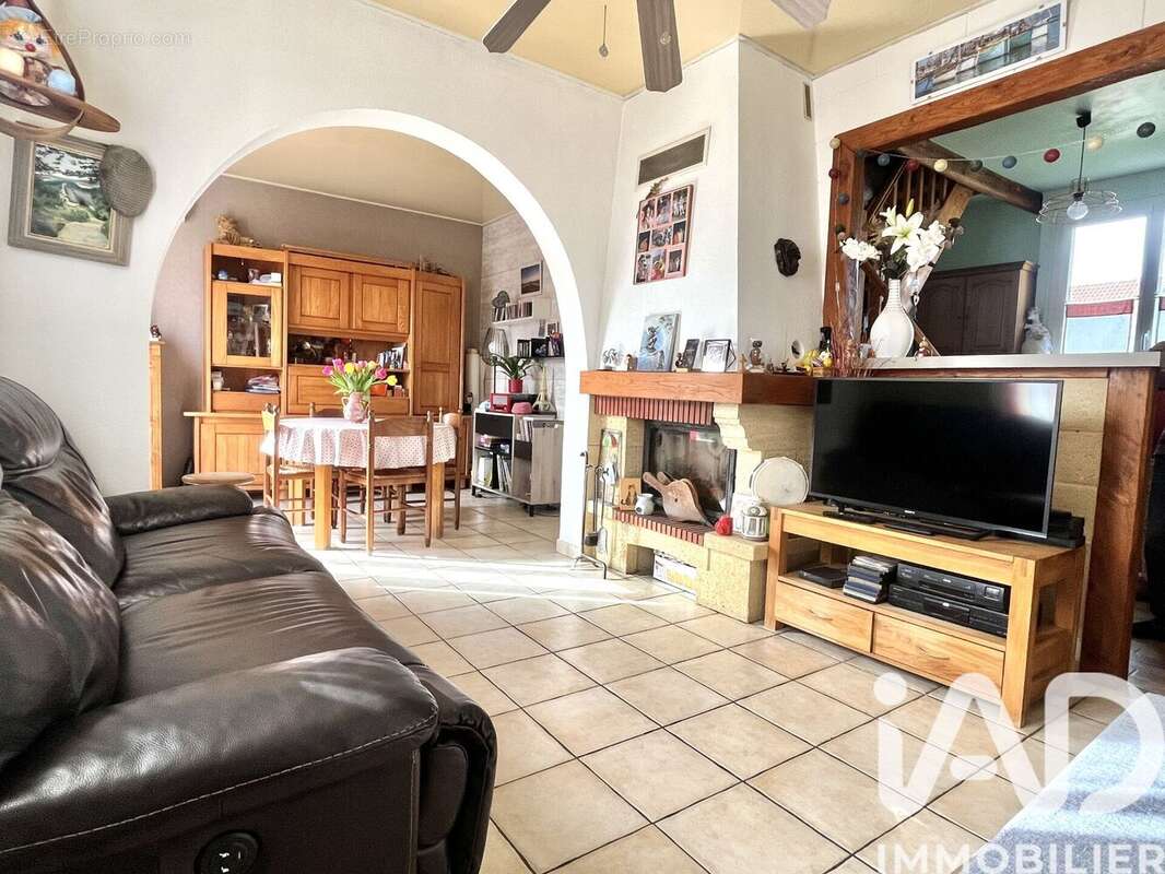 Photo 2 - Maison à OZOIR-LA-FERRIERE