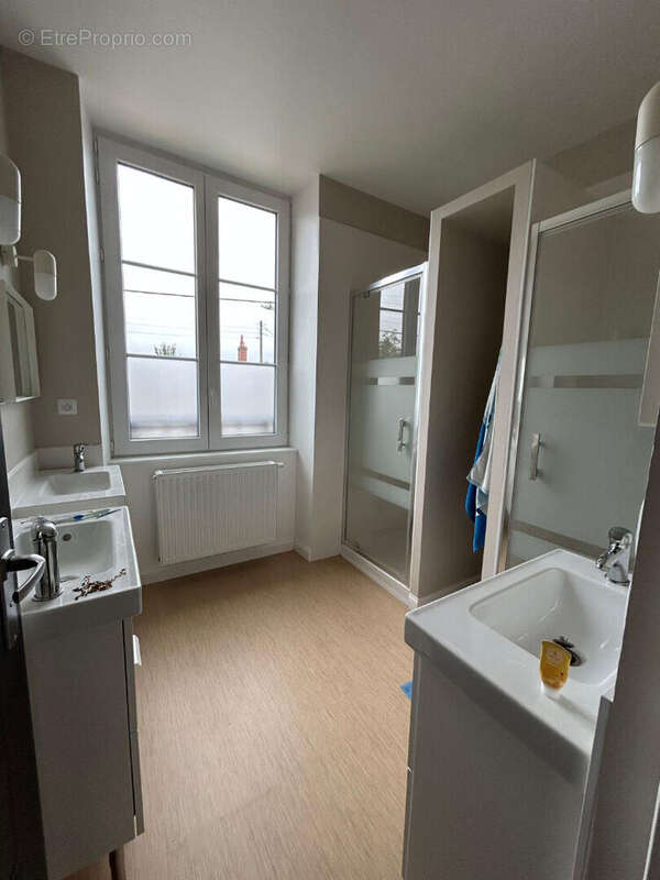 Maison à SAINT-JEAN-DE-BRAYE