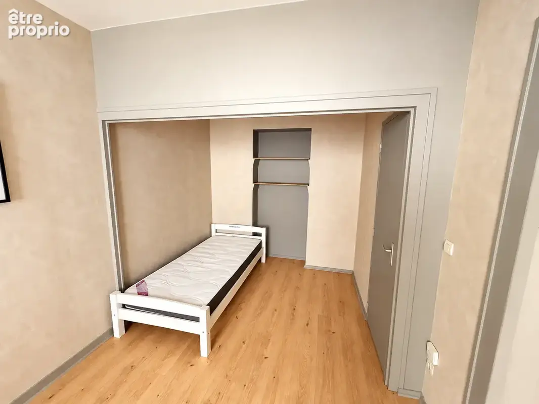 T1 bis meublé rénové de 30 m2 - photo 3