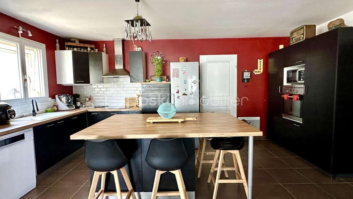 Villa plain-pied avec piscine et garage - photo 9