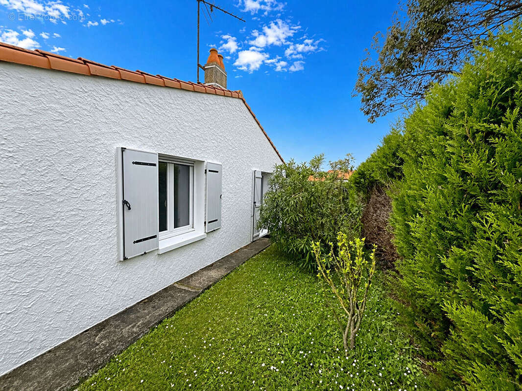 Maison à VAUX-SUR-MER